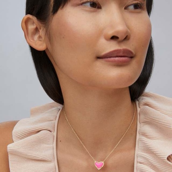Kendra Scoot Ari Heart pink and gold necklace 15”-17”(2” extender) - Picture 3 of 7